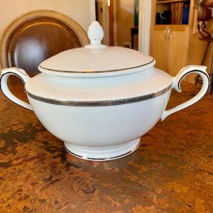 GRAND BUFFET PLATINUM 3 Quart Round Casserole Dish